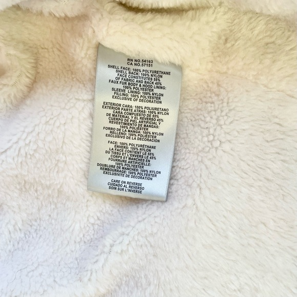 Levi’s Molly Sherpa Lined Puffer Jacket - Picture 13 of 13